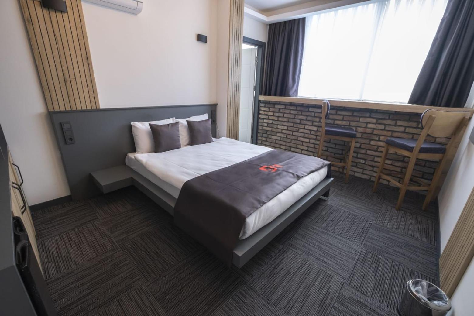 Dewy Hotel Izmir Exterior photo
